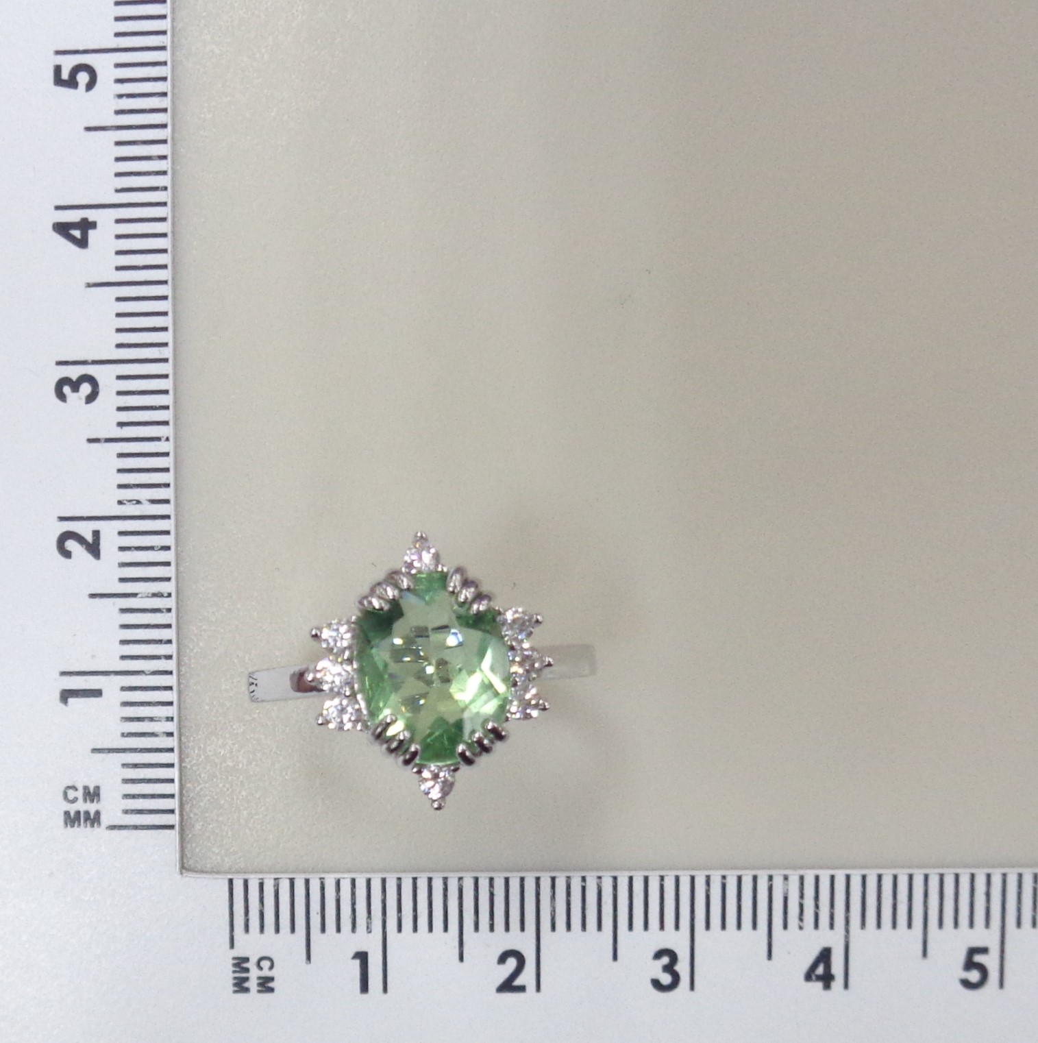 Серебряное кольцо с флюоритом